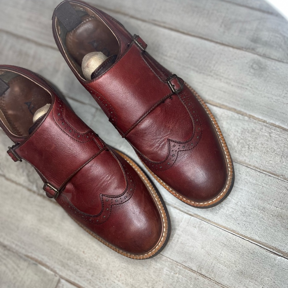 Shoes - Picture 5 of 6
